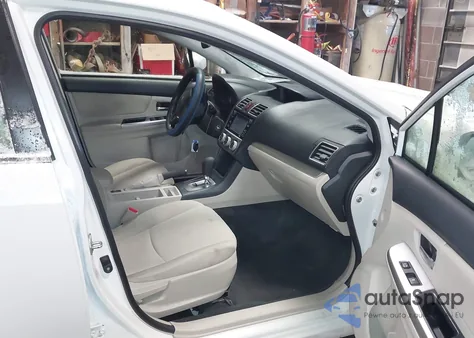 2016 Subaru Impreza 2.0I Premium z USA, uszkodzony, nr VIN JF1GJAB68GH011493